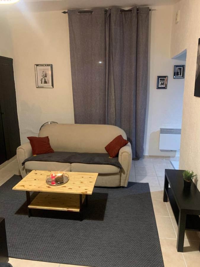 Tres Belle Suite Dans Le Centre Historique Ideale Pour 2 Personnes Orange  Exterior photo
